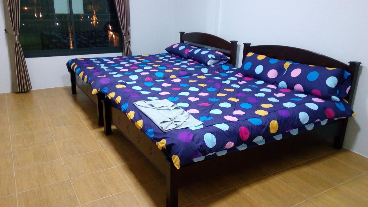 Suratthani Airport Hostel Сураттхани Экстерьер фото