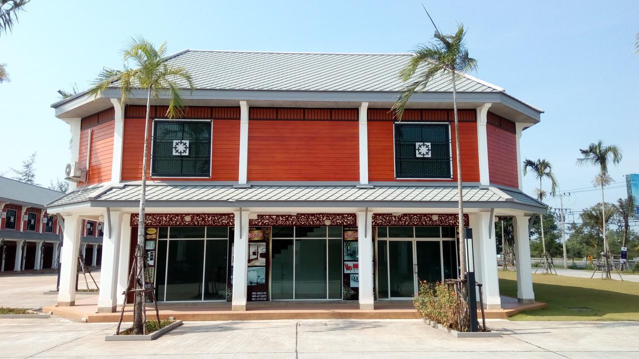 Suratthani Airport Hostel Сураттхани Экстерьер фото