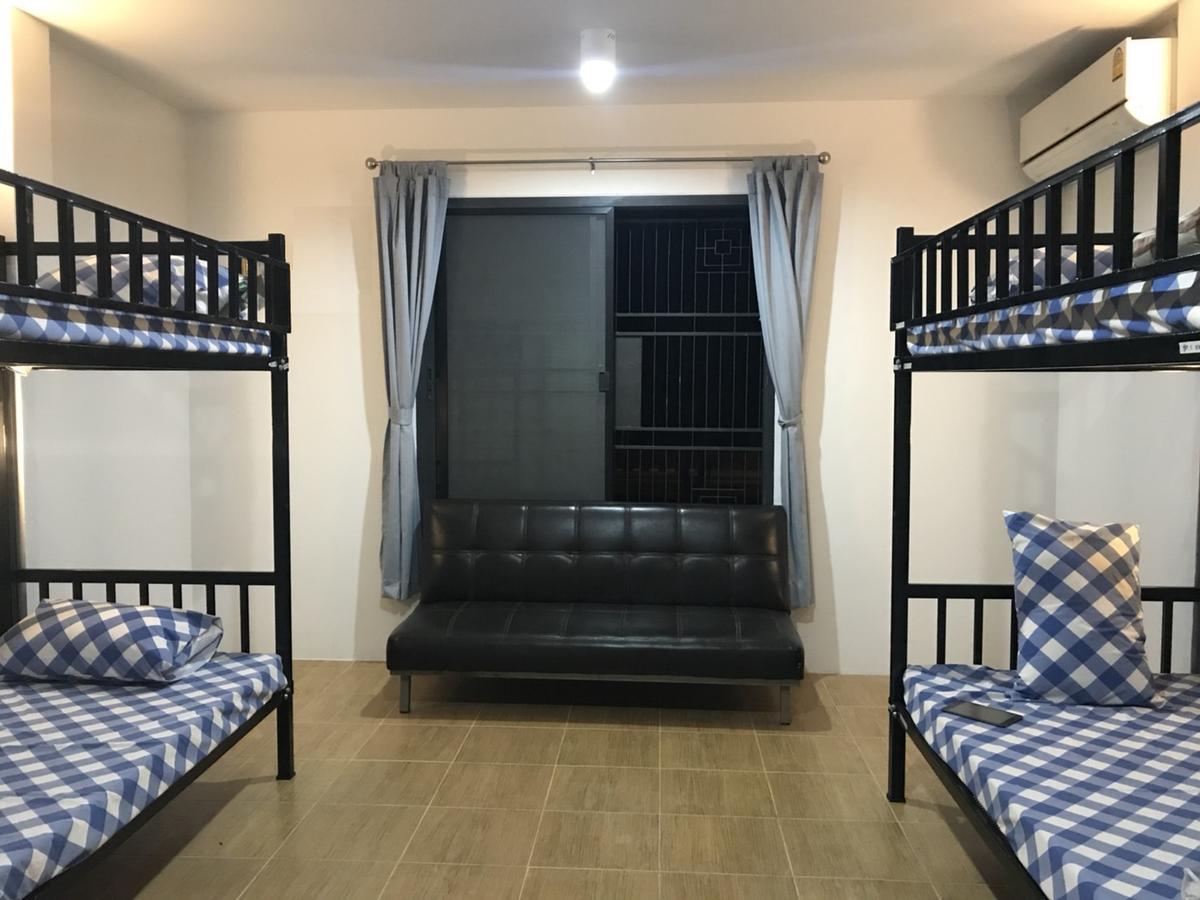 Suratthani Airport Hostel Сураттхани Экстерьер фото