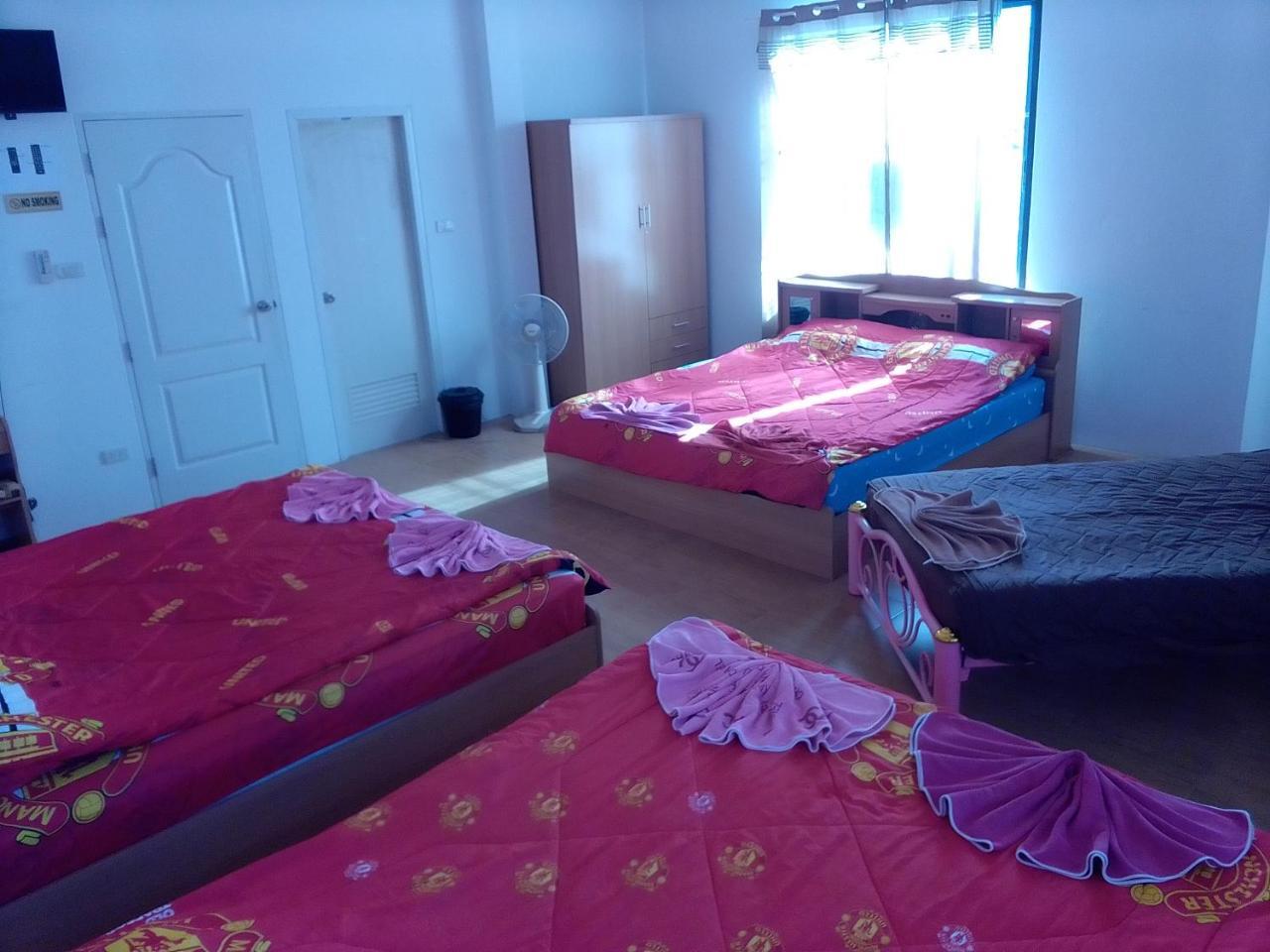 Suratthani Airport Hostel Сураттхани Экстерьер фото